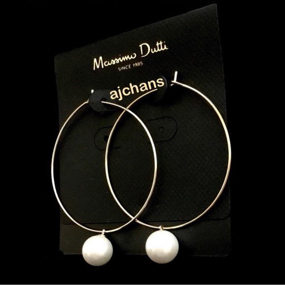 Massimo Dutti Gold Hoop earring NWT - Picture 2 of 3